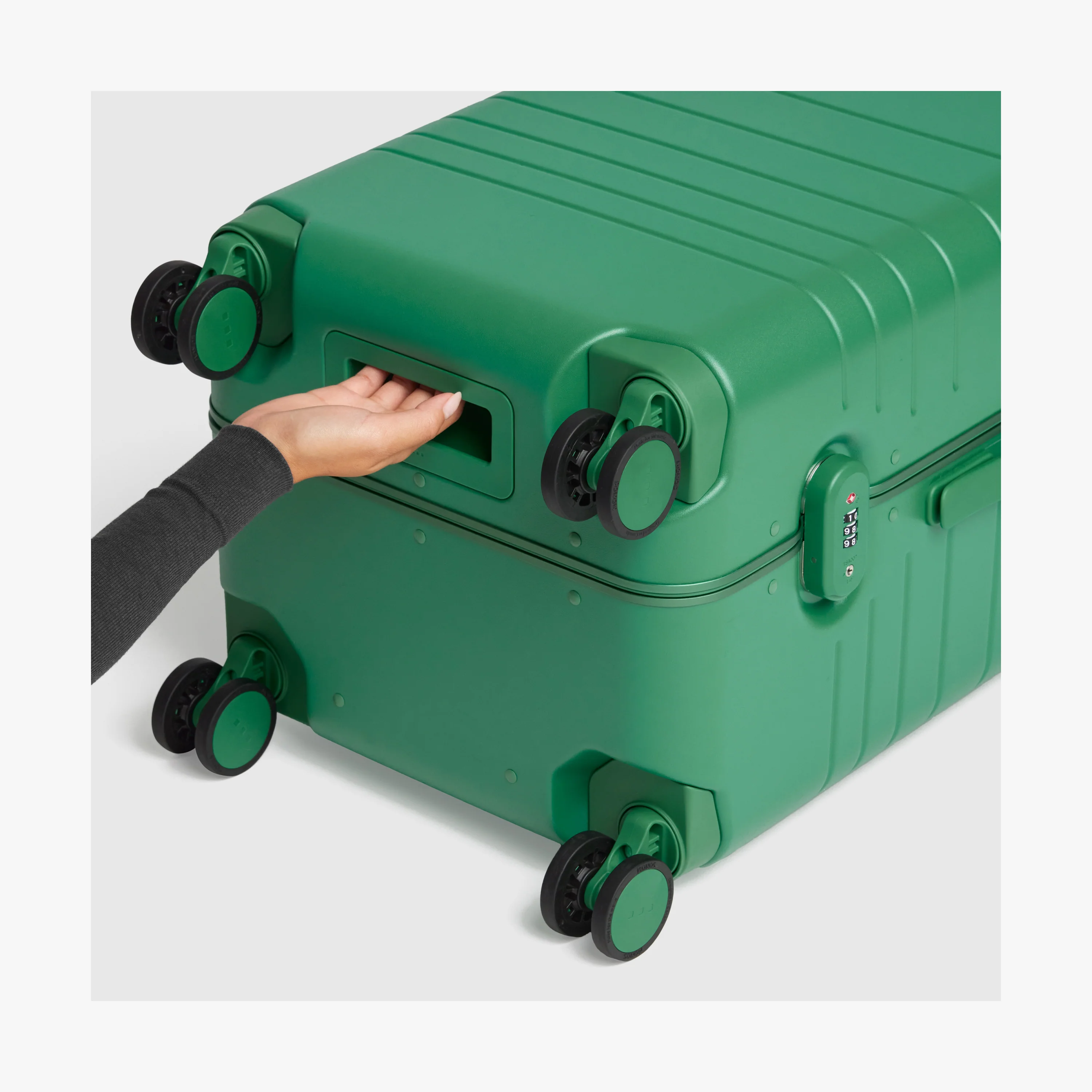 Hybrid Trunk Large In Jungle Green - Image 10
