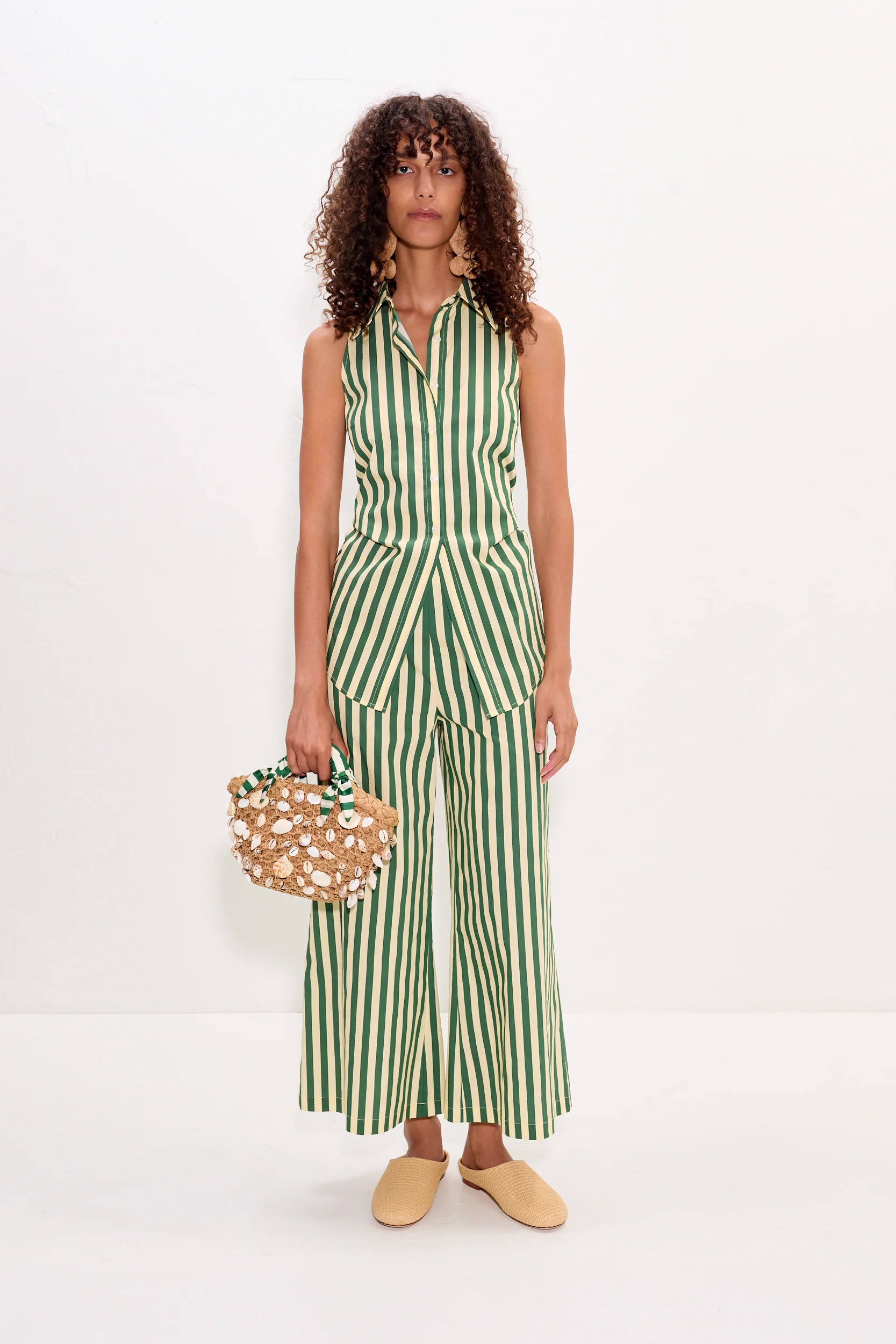Loch Sleeveless Poplin Button Up in Gummy Green/Ecru - Image 3