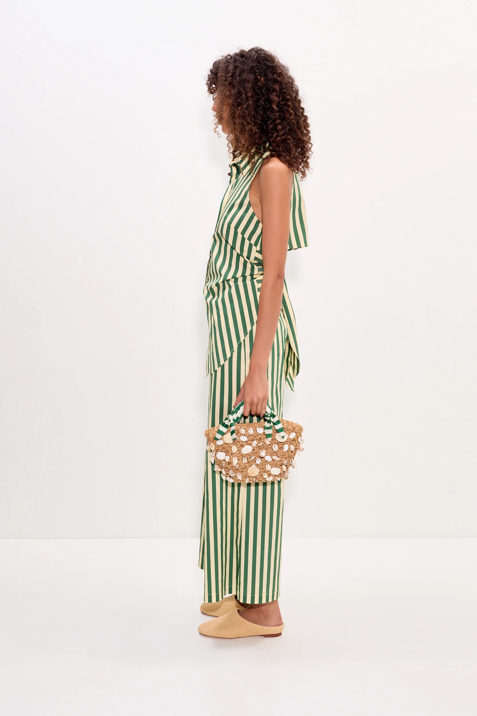 Loch Sleeveless Poplin Button Up in Gummy Green/Ecru - Image 4