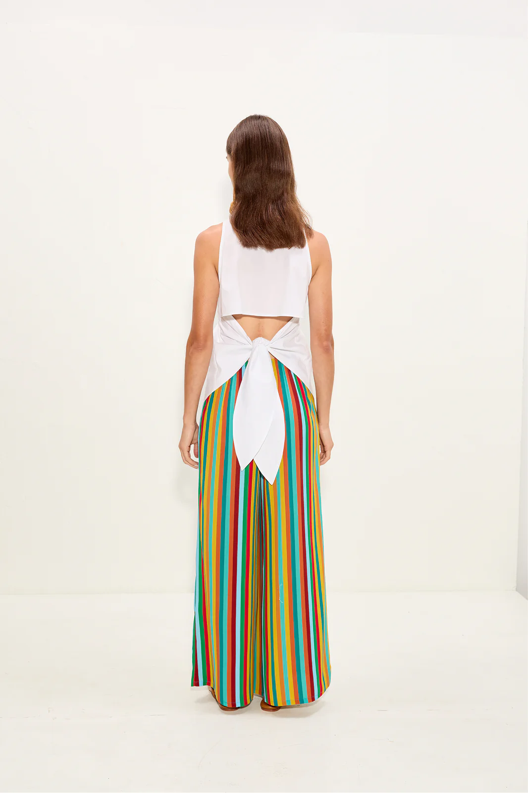 Loch Sleeveless Poplin Button Up In Macadamia - Image 5