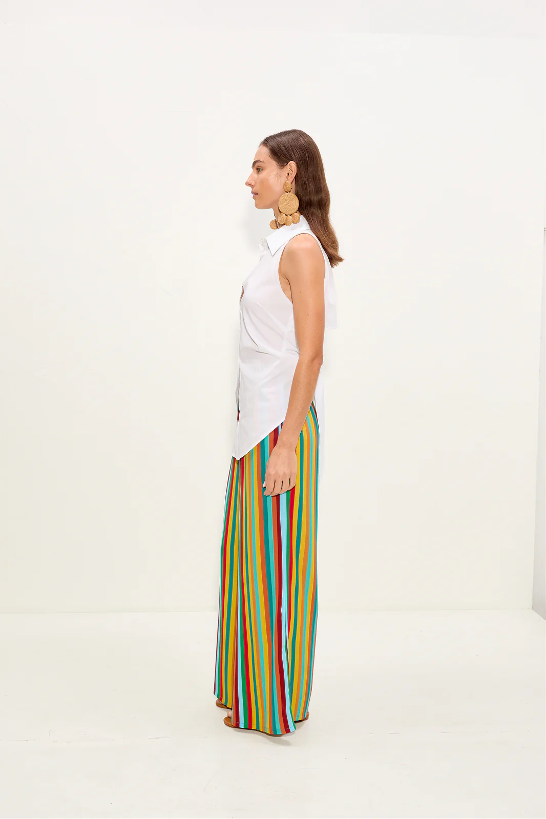 Loch Sleeveless Poplin Button Up In Macadamia - Image 4